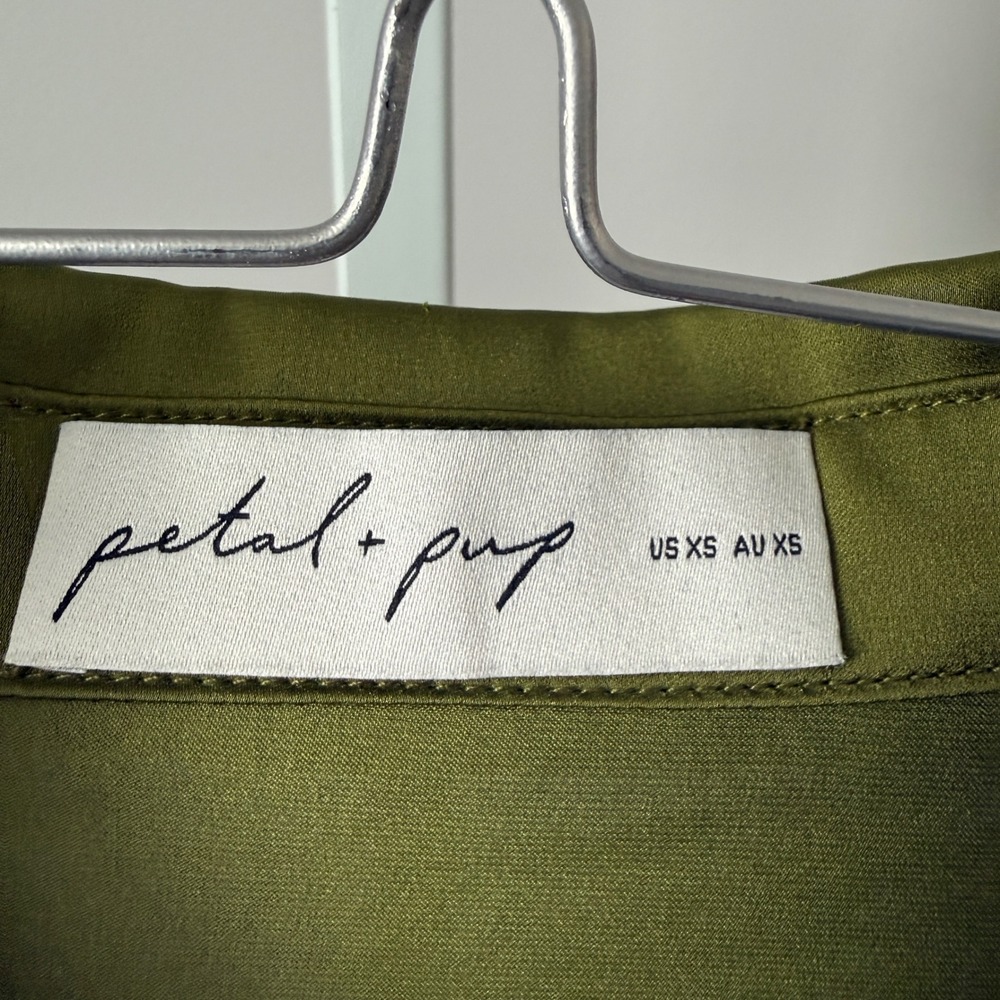 Petal and Pup sz XS Olive Green Satin Button Blouse Shirt Preppy Minimalist - Picture 4 of 6